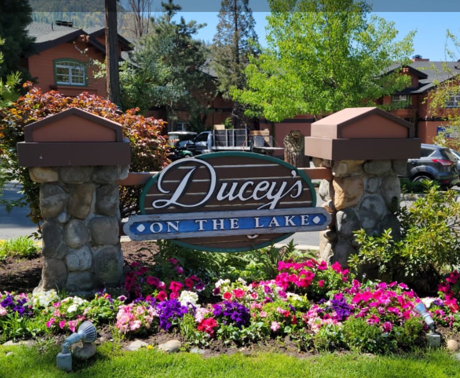 Ducey's on the Lake Or The Pines Resort