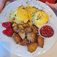 Stevarino's Italian Eatery & Pub