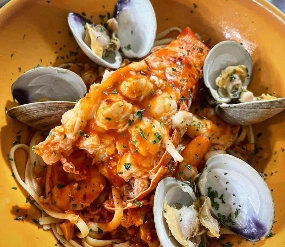 The Avenue Restaurant and Catering / The Avenue Coffee & Café