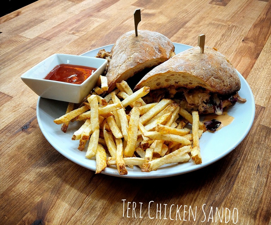 10th Island Tiki Bar and Grill