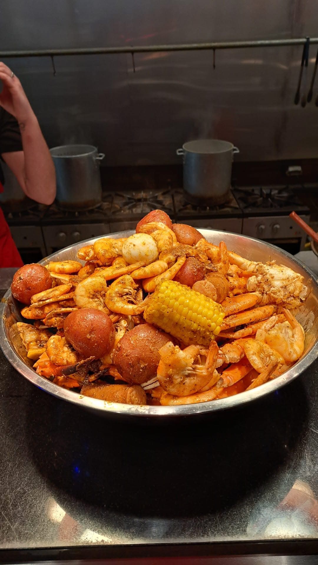 Crackin' Crab Seafood Boil 
